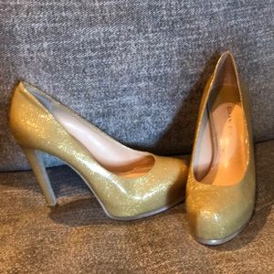 Gold Gianni Bini heels